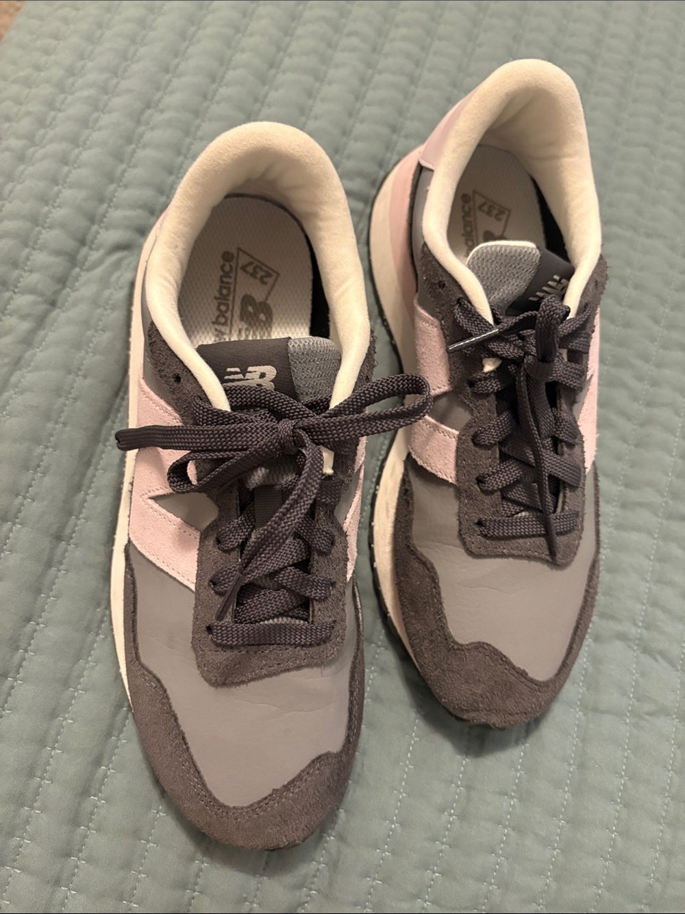 New Balance Women's Gray & Light Pink Retro Runner Sneakers